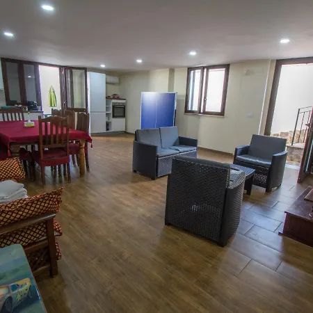 Mistral House Apartment *